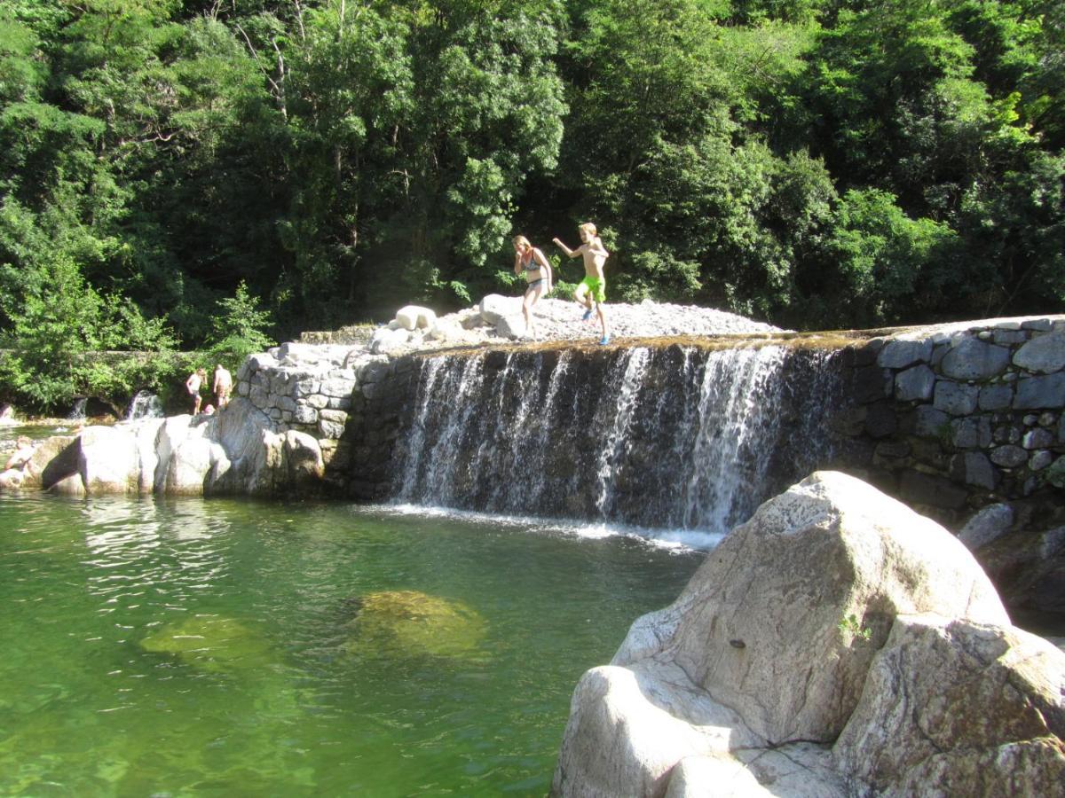 Camping Le Ventadour Meyras Buitenkant foto