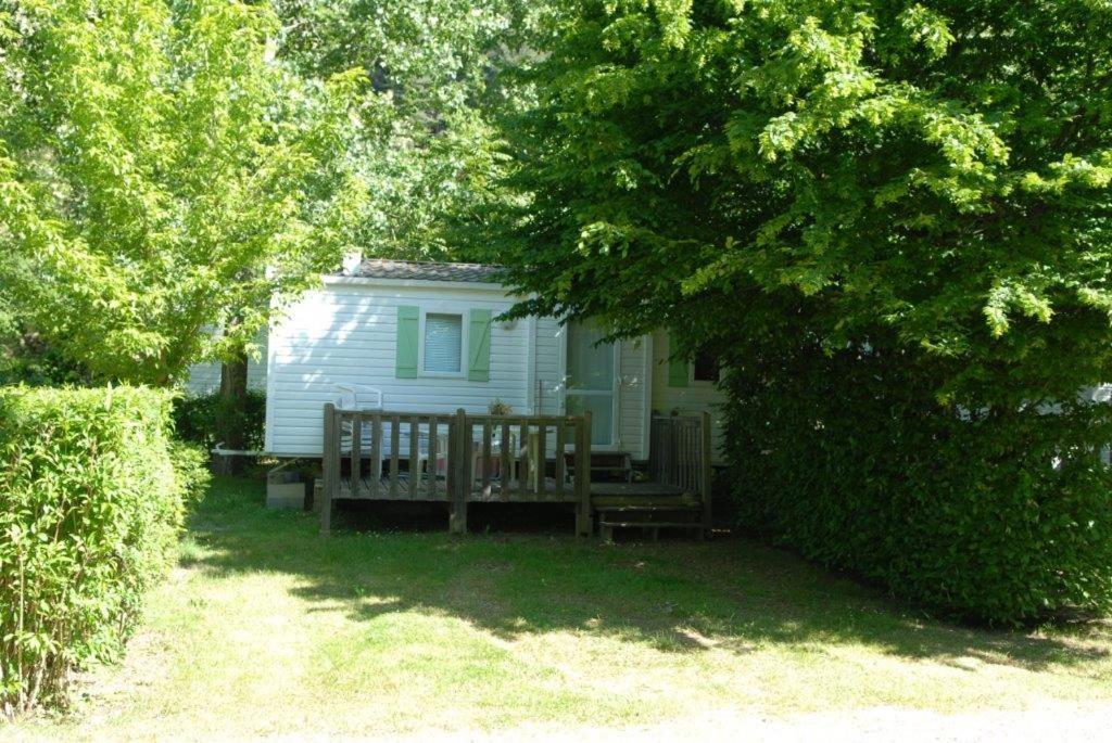 Camping Le Ventadour Meyras Buitenkant foto