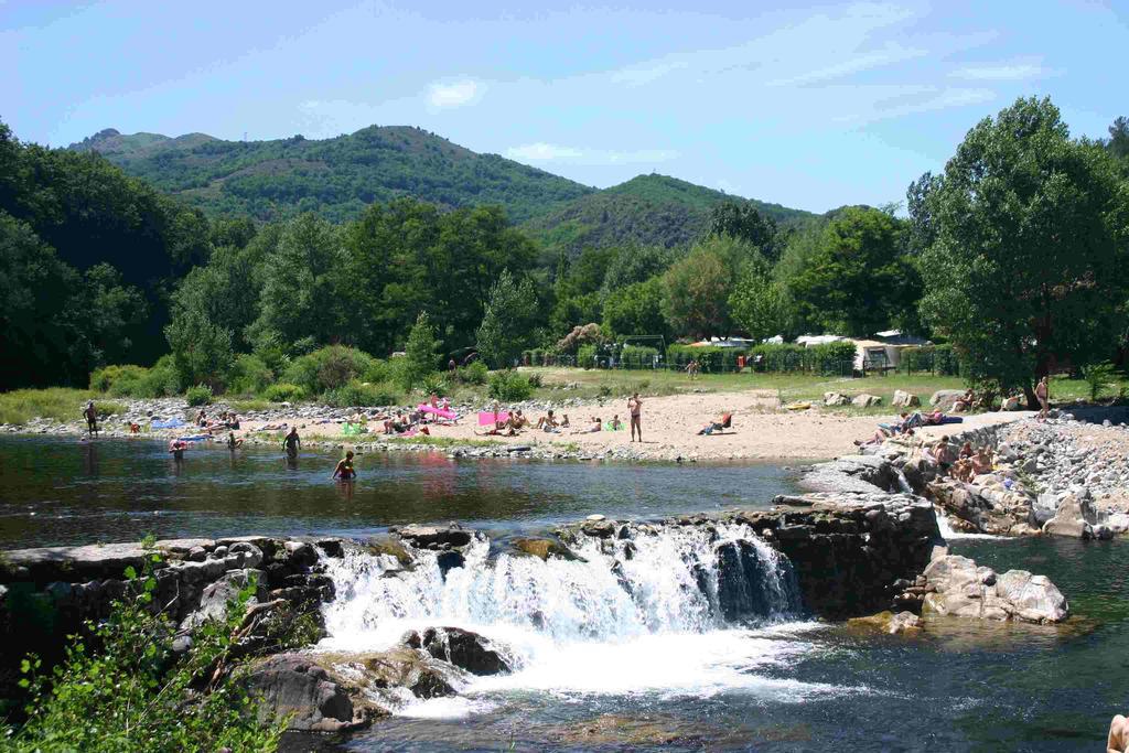 Camping Le Ventadour Meyras Buitenkant foto