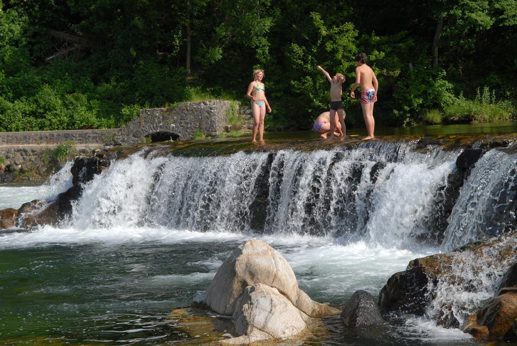 Camping Le Ventadour Meyras Buitenkant foto