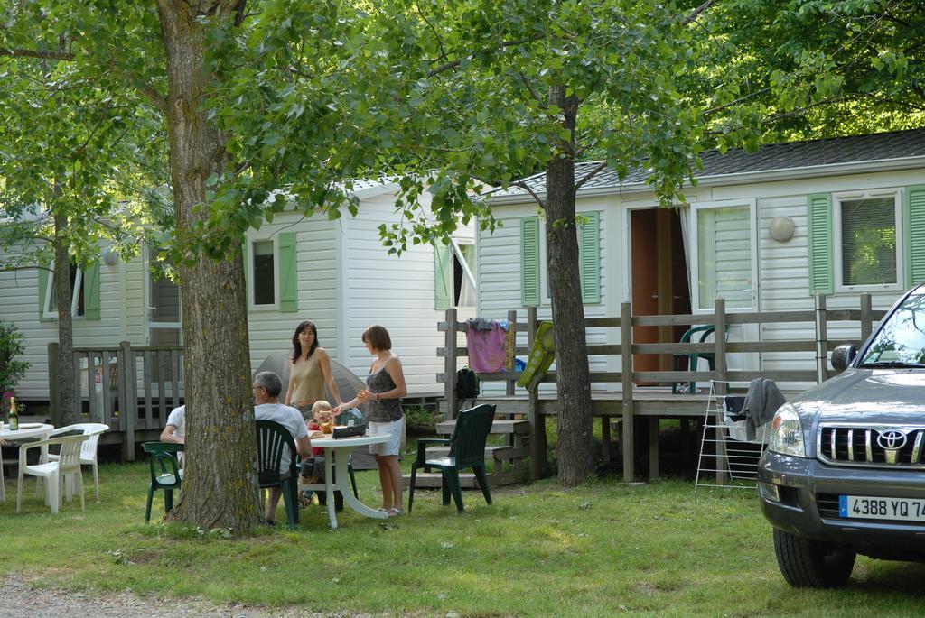 Camping Le Ventadour Meyras Buitenkant foto
