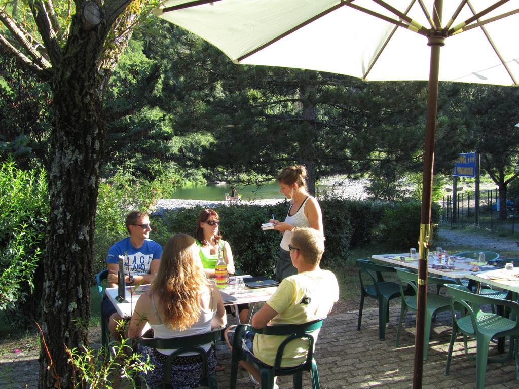 Camping Le Ventadour Meyras Buitenkant foto