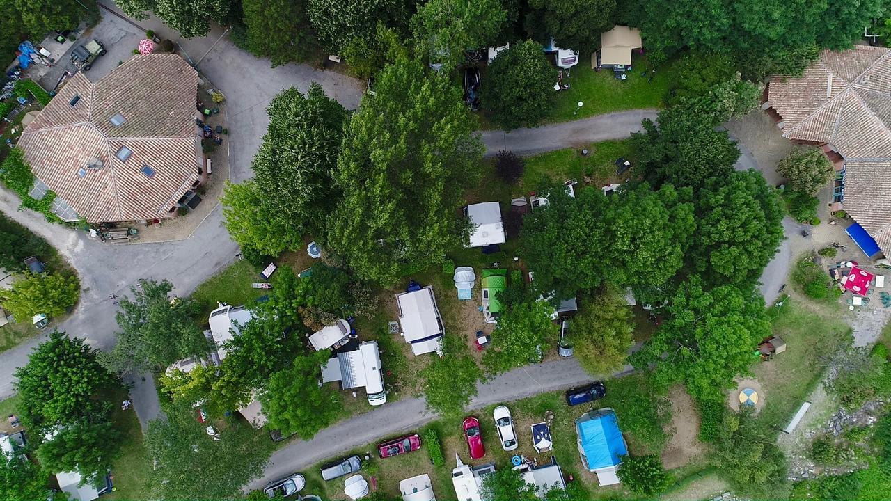 Camping Le Ventadour Meyras Buitenkant foto