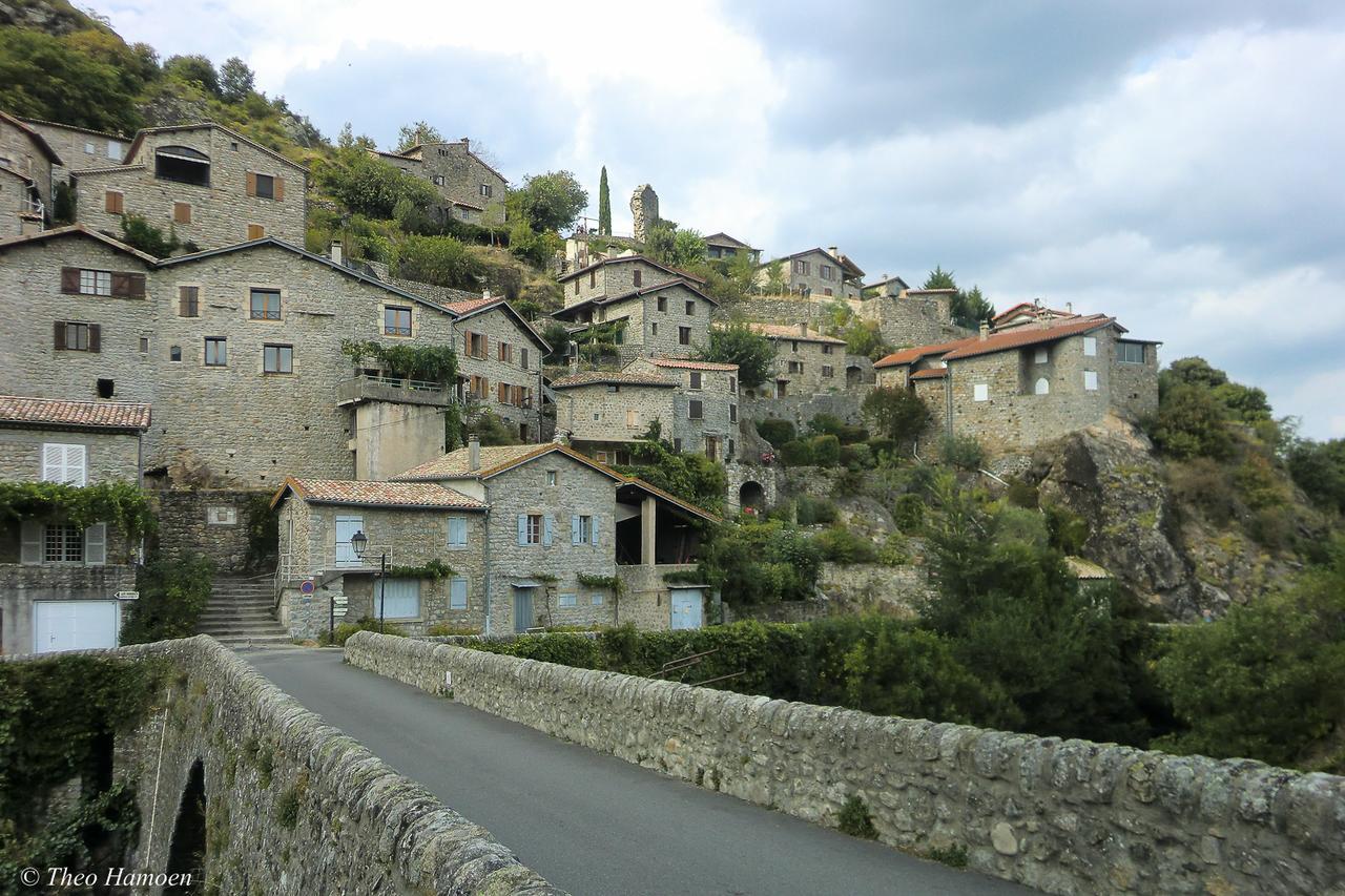Camping Le Ventadour Meyras Buitenkant foto