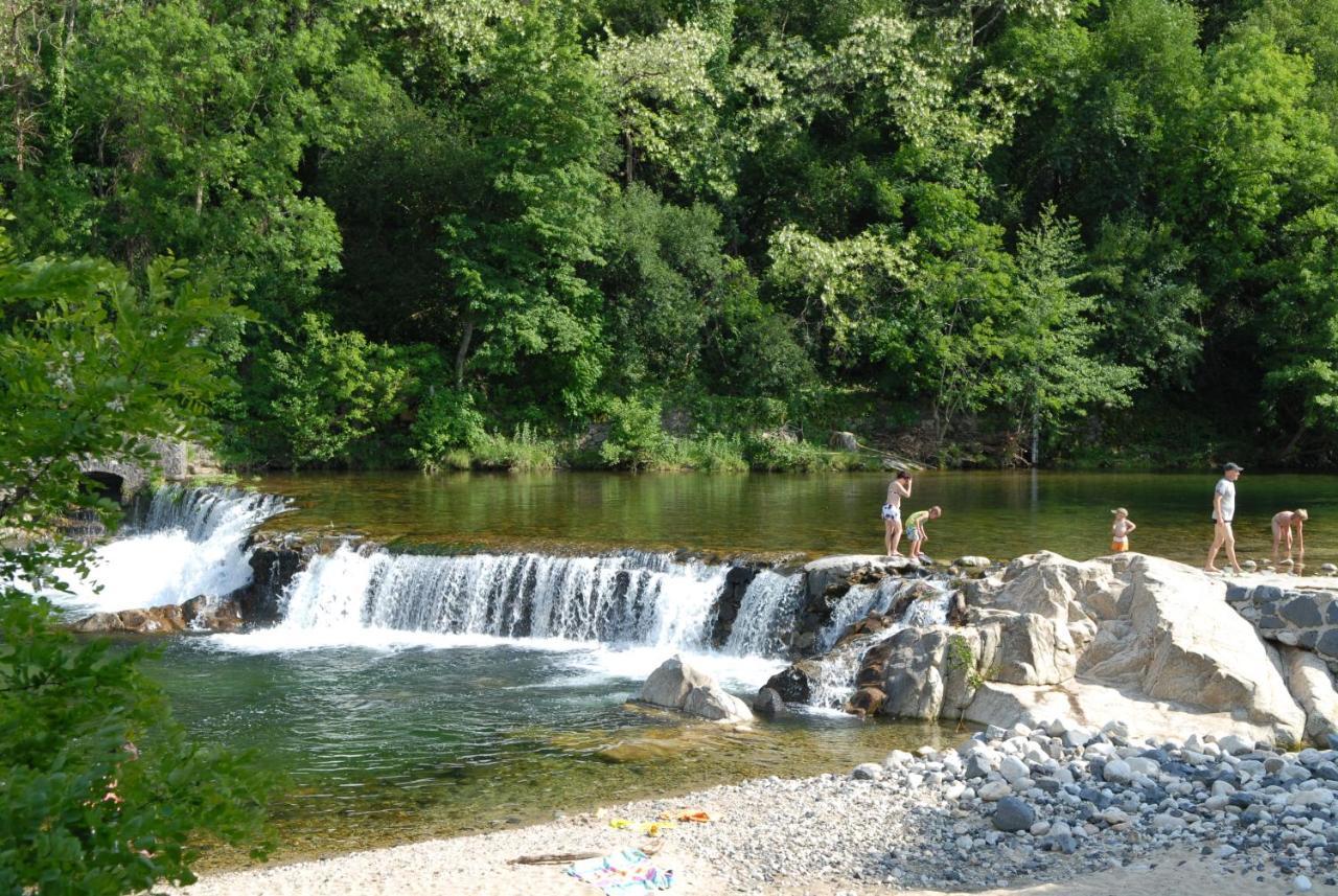 Camping Le Ventadour Meyras Buitenkant foto
