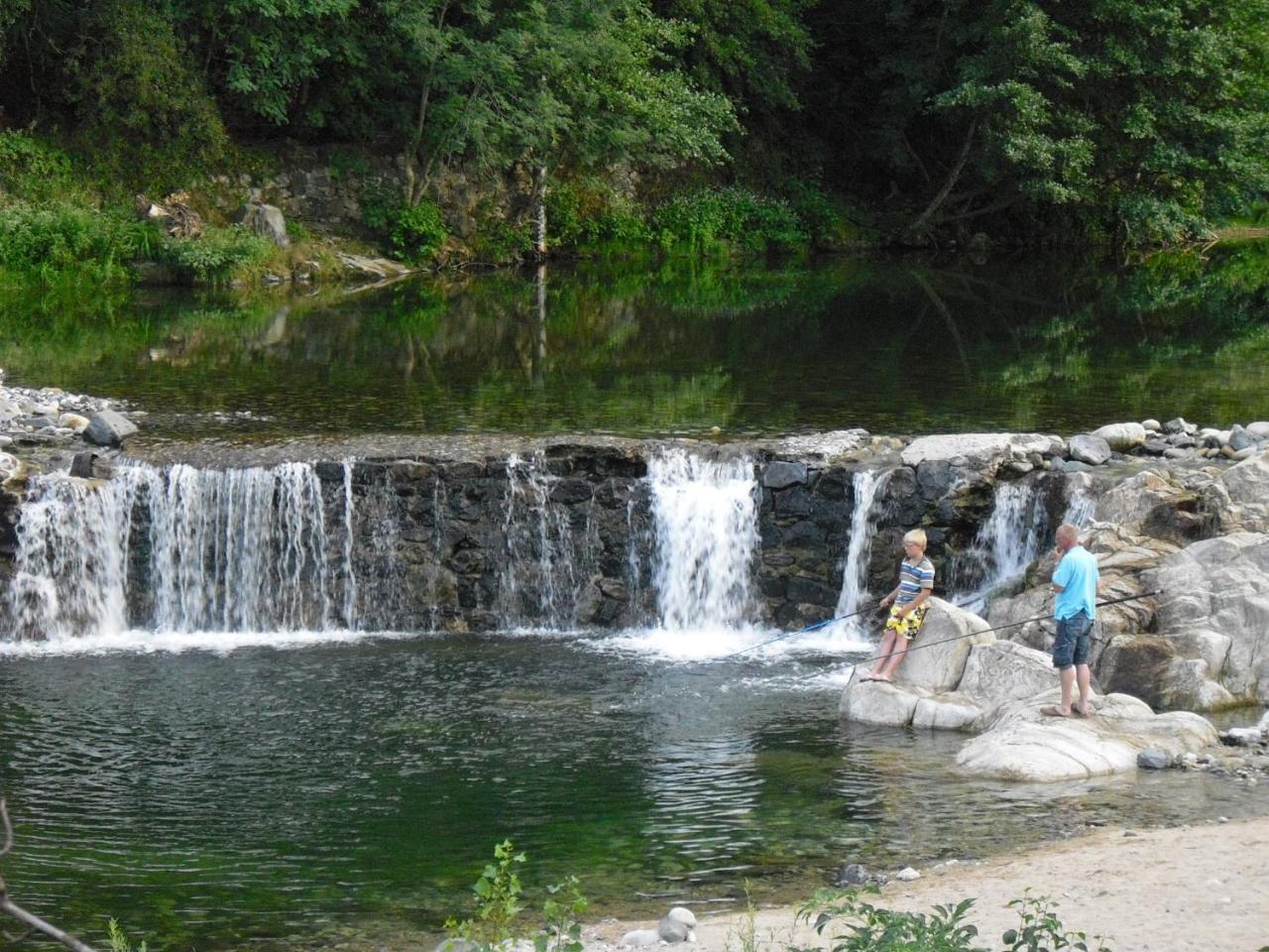 Camping Le Ventadour Meyras Buitenkant foto