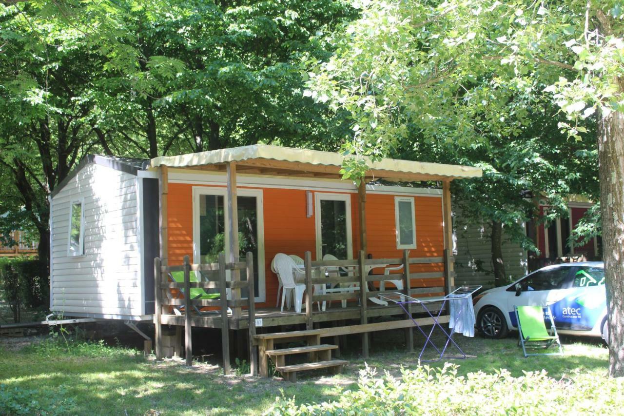 Camping Le Ventadour Meyras Buitenkant foto