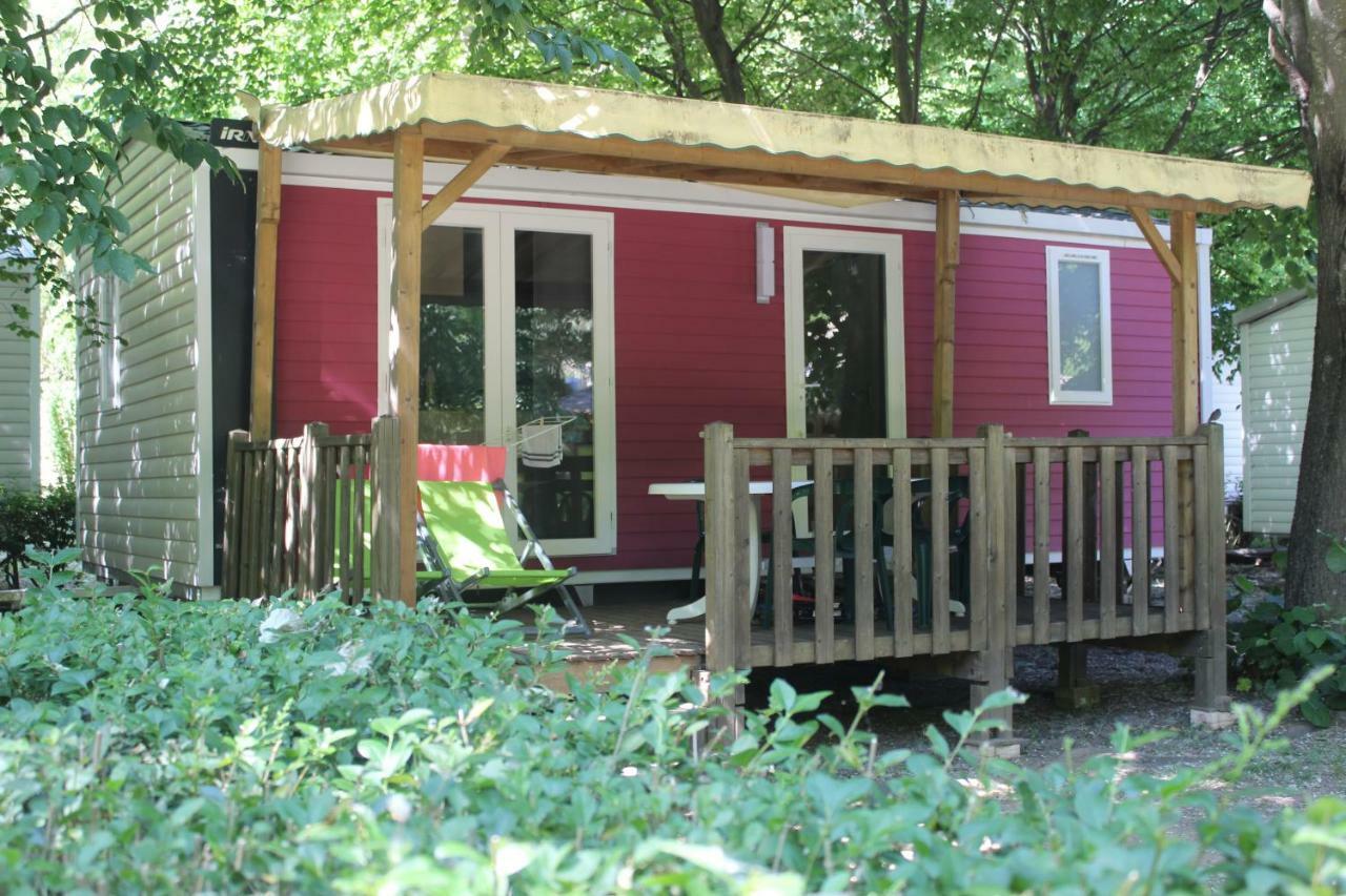 Camping Le Ventadour Meyras Buitenkant foto